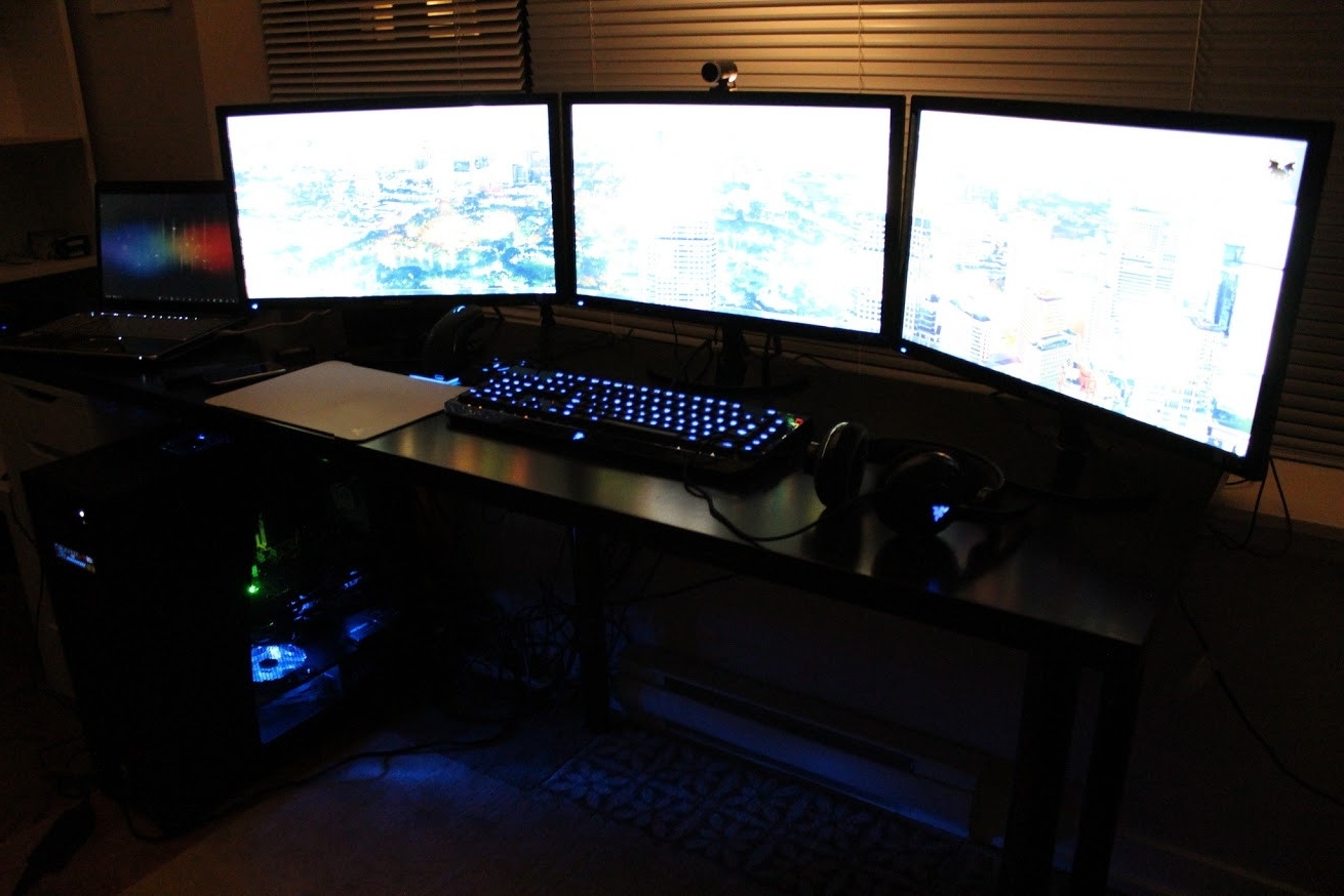 desk for 3 monitors